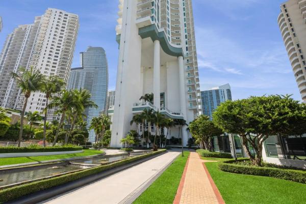 Asia, 900 Brickell Key Blvd #1702, Miami, Florida 33131, image 2