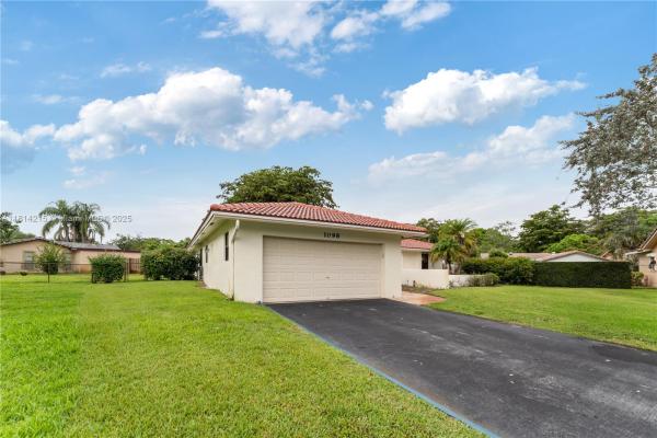 Ramblewood South, 1098 NW 83rd Dr, Coral Springs, Florida 33071, image 2