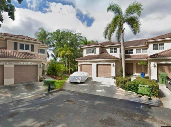 Royal Townhomes, 2388 NW 97th Way, Pembroke Pines, Florida 33024, image 1