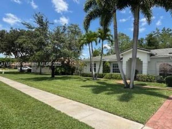 Saddle Brook, 126 Chestnut Cir, Royal Palm Beach, Florida 33411, image 1