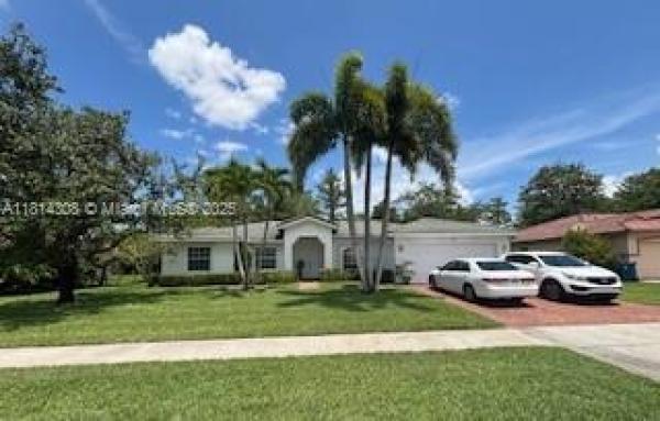 Saddle Brook, 126 Chestnut Cir, Royal Palm Beach, Florida 33411, image 3