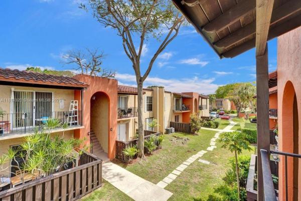 Spanish Trace, 10804 N Kendall Dr #P14, Kendall, Florida 33176, image 3