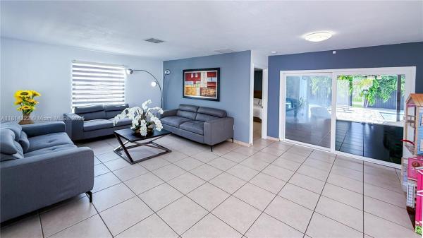 Kings Grant East, 14751 SW 158th St, Richmond West, Florida 33187, image 3