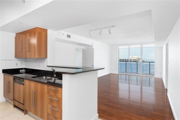 One Miami East, 335 S Biscayne Blvd #3207, Miami, Florida 33131, image 1