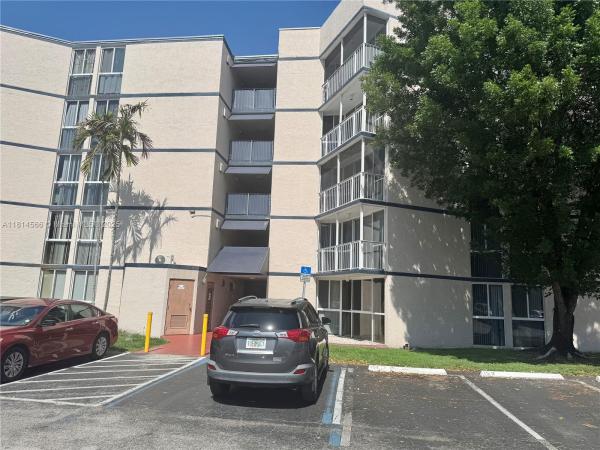 Las Brisas At Country Club Of Miami, 7125 NW 186th St #B401, Hialeah, Florida 33015, image 1