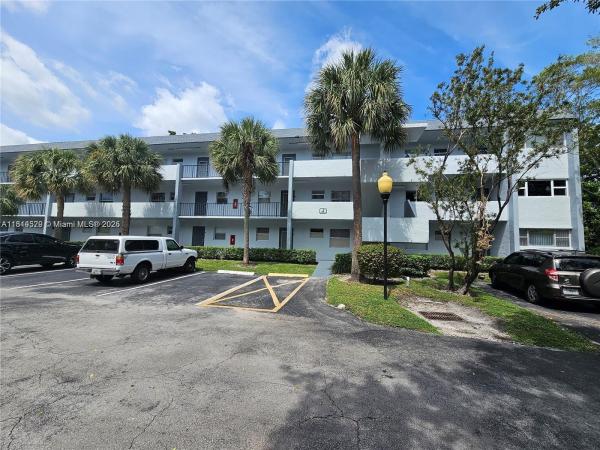 Sands Point, 8380 Sands Point Blvd #J110, Tamarac, Florida 33321, image 1