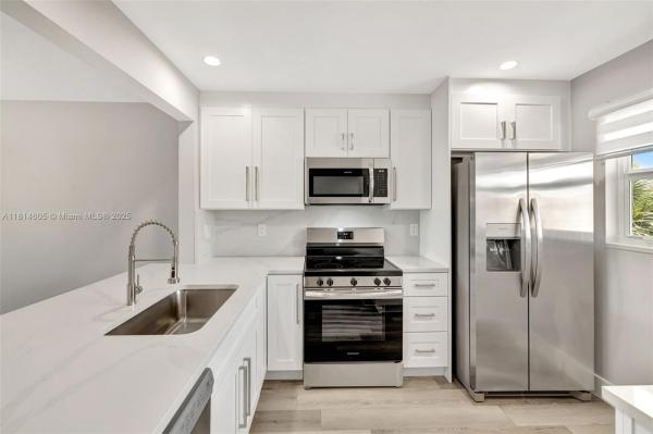 Royal Park Gardens 3, 6800 Royal Palm Blvd #302F, Margate, Florida 33063, image 1