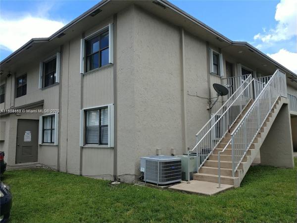 Rozland, 7662 SW 152nd Ave #3-22, Kendall West, Florida 33193, image 2
