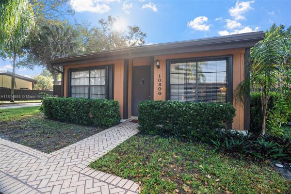 Cedarwoods At Pembroke Lakes, 10300 Laurel Ct, Pembroke Pines, Florida 33026, image 1