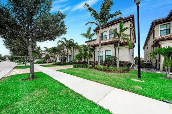 Seven Bridges, 9368 Eden Roc Ct, Delray Beach, Florida 33446, image 2