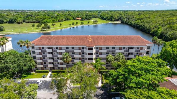 Applewood Village 2, 2768 S Carambola Cir S #304, Coconut Creek, Florida 33066, image 1