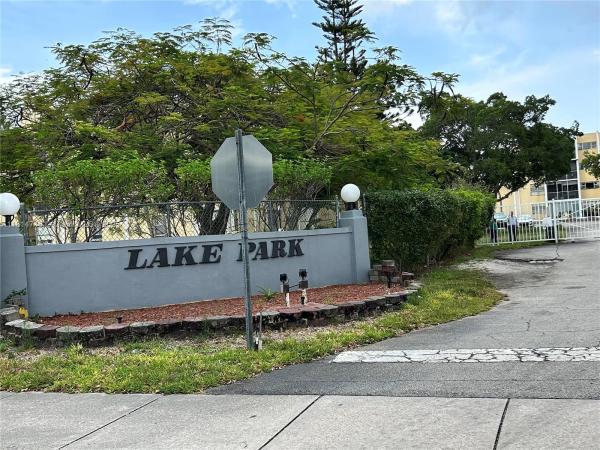 920 NE 199 St #2S, Unincorporated Dade County, Florida 33179, image 1
