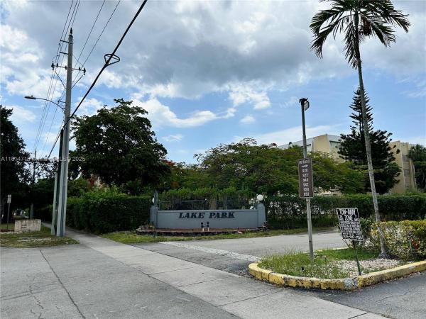 Lake Park, 920 NE 199th St #2S Apt 217, Ives Estates, Florida 33179, image 3