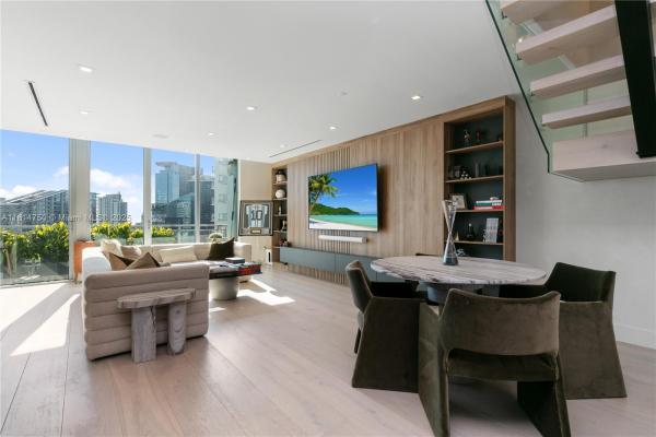 The Ivy At Riverfront, 90 SW 3rd St #PH-14, Miami, Florida 33130, image 1