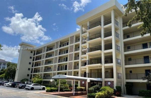 Palm-Aire Country Club 1, 2751 N Palm Aire Dr #504, Pompano Beach, Florida 33069, image 1