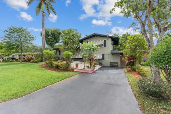 Lauderdale Isles, 2472 Andros Ln, Fort Lauderdale, Florida 33312, image 2