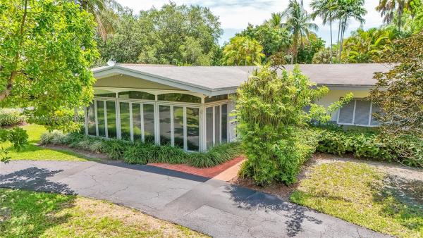 Hallmark Heights Estates, 12101 SW 68th Ct, Pinecrest, Florida 33156, image 1