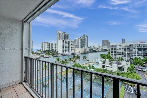 Oceanview Park, 1000 Parkview Dr #818, Hallandale Beach, Florida 33009, image 2