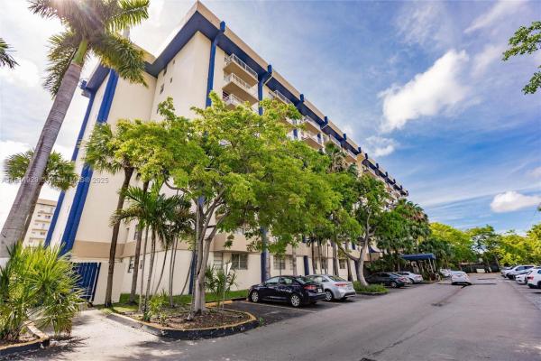 Yolanda Villas, 801 NW 47th Ave #409W, Miami, Florida 33126, image 3