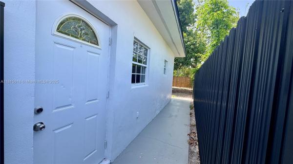 2731 NW 100th St #D, Unincorporated Dade County, Florida 33147, image 1