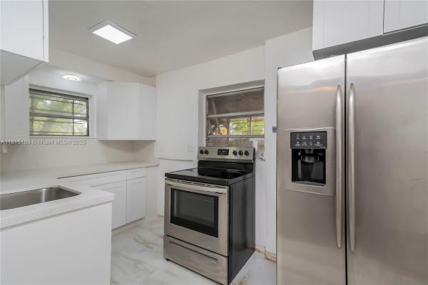 Eleanor Park, 2210 NW 154th St, Miami Gardens, Florida 33054, image 3