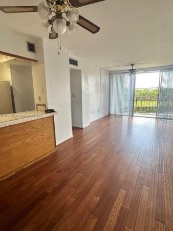 870 NW 87 Ave #302, Unincorporated Dade County, Florida 33172, image 1