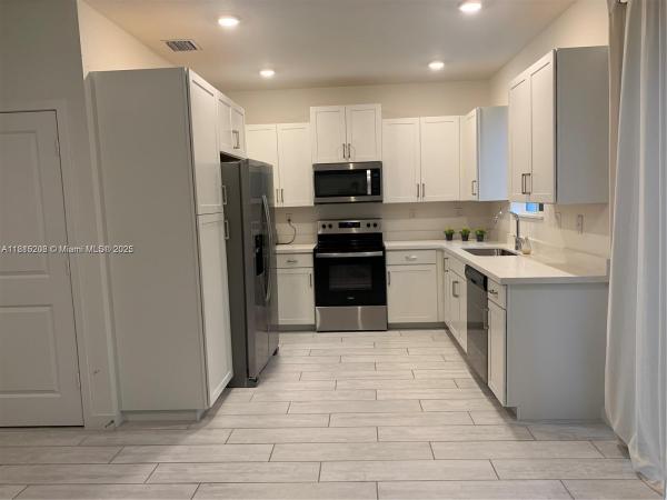 1041 SE 23rd Ter, Homestead, Florida 33035, image 1