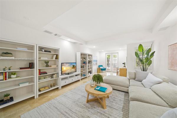 Villas At Santander, 615 Santander Ave #C, Coral Gables, Florida 33134, image 3
