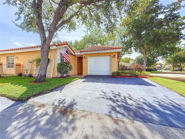 Garden Homes At Country Isles, 1420 Seagrape Cir, Weston, Florida 33326, image 1