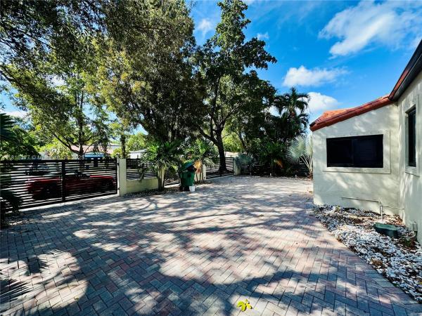 Hills Trail Grove, 5231 SW 5th Ter, Miami, Florida 33134, image 3