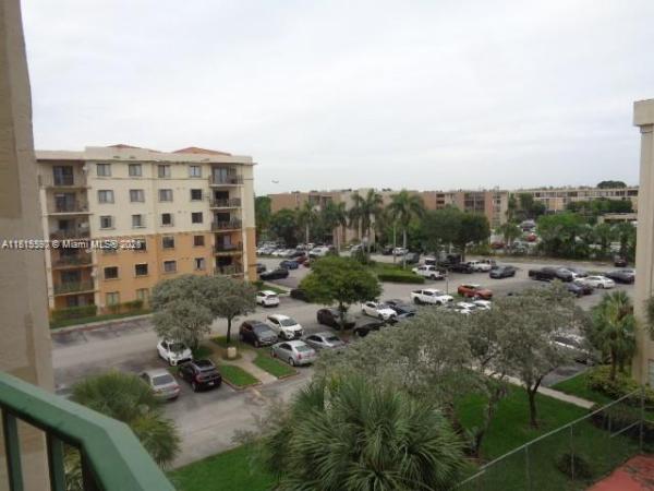 9330 Fontainebleau Blvd, Fountainebleau, Florida 33172, image 1