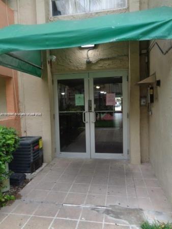 9330 Fontainebleau Blvd, Fountainebleau, Florida 33172, image 2