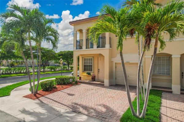 Tuscany Village, 12883 SW 134th Ter, Three Lakes, Florida 33186, image 3