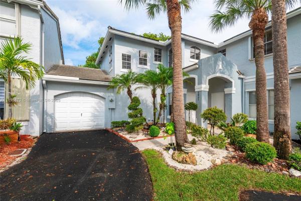 Les Chateaux, 4821 Grapevine Way, Davie, Florida 33331, image 1