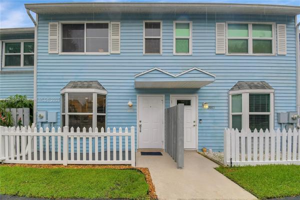 Edgewater Townhomes, 1881 NE 15th Ave, Fort Lauderdale, Florida 33305, image 1