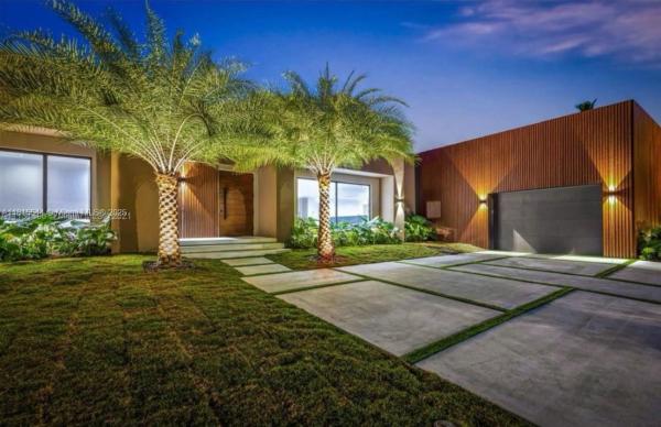 Bay Heights, 223 S Shore Dr, Miami, Florida 33133, image 1