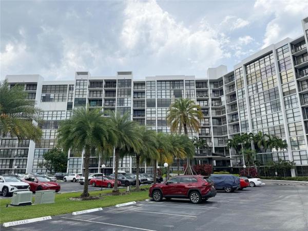 Oceanview Park, 800 Parkview Dr #820, Hallandale Beach, Florida 33009, image 1