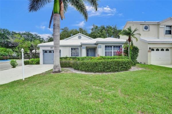 Jacaranda Pointe, 9601 NW 8th Cir, Plantation, Florida 33324, image 1