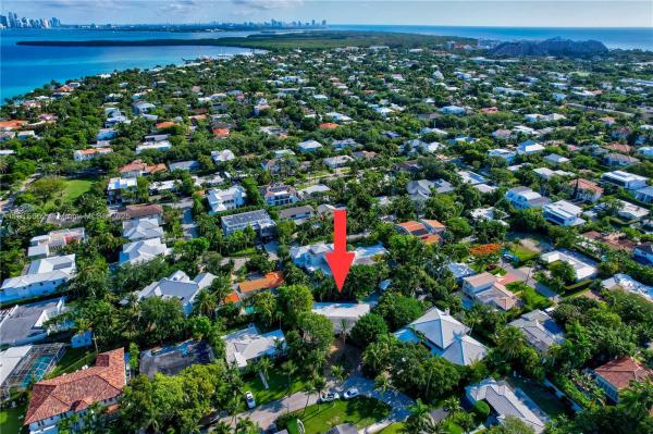 Biscayne Key Estates, 345 Harbor Ln, Key Biscayne, Florida 33149, image 1