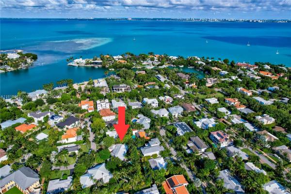Biscayne Key Estates, 345 Harbor Ln, Key Biscayne, Florida 33149, image 2