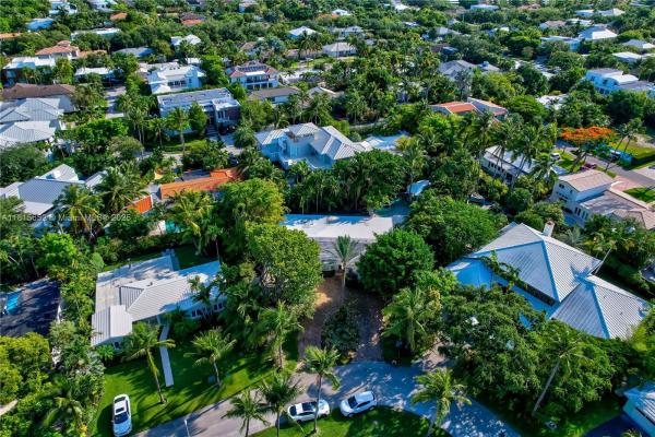 Biscayne Key Estates, 345 Harbor Ln, Key Biscayne, Florida 33149, image 3