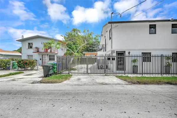 Idlewild Park, 1805 SW 4th St, Miami, Florida 33135, image 3