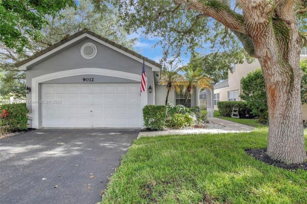 Lake Park, 9012 S Lake Park Cir S, Davie, Florida 33328, image 1