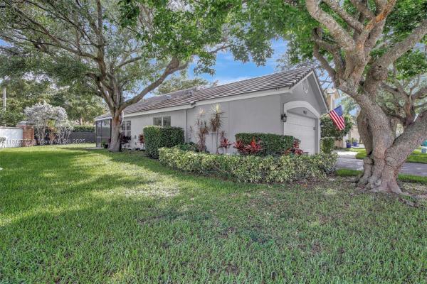 Lake Park, 9012 Lake Park Cir S, Davie, Florida 33328, image 3