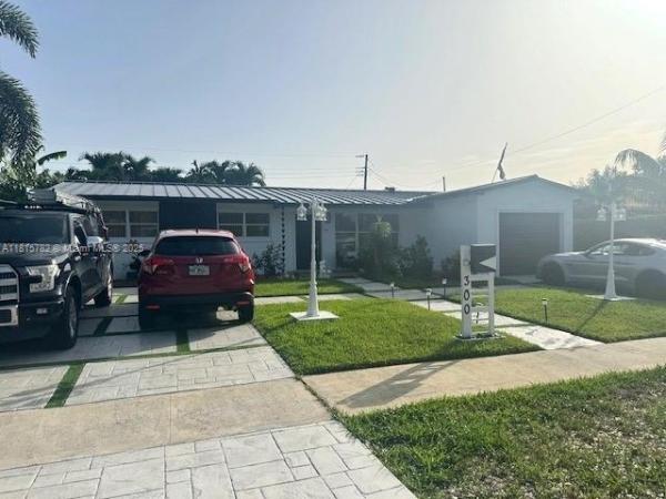 Boulevard Heights, 300 NW 77th Way, Pembroke Pines, Florida 33024, image 1