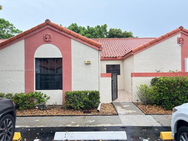 Centennial Square, 126 Centennial Ct, Deerfield Beach, Florida 33442, image 1