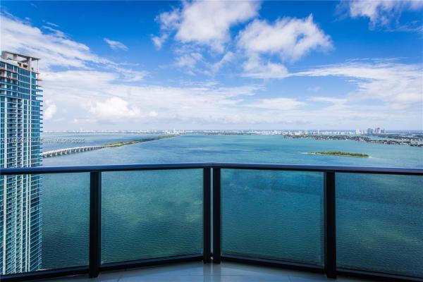 Icon Bay, 460 NE 28th St #4203, Miami, Florida 33137, image 1