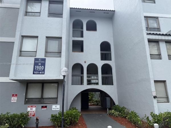 Presidential Golfview, 1900 N Congress Ave #409, West Palm Beach, Florida 33401, image 3