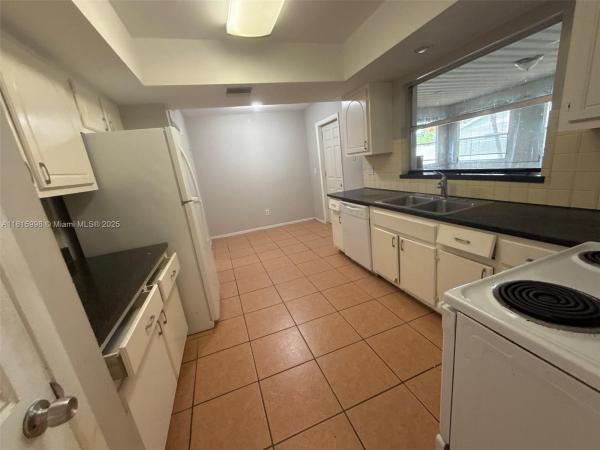 Floresta Pines, 401 NE Cornwall Ave, Port St. Lucie, Florida 34983, image 2