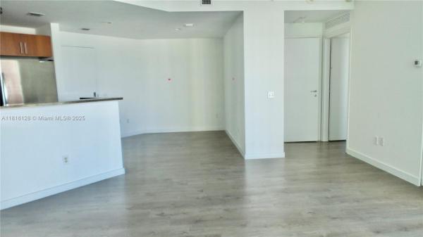 Met 1, 300 S Biscayne Blvd #2705, Miami, Florida 33131, image 1